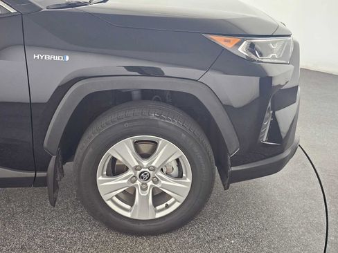 Used 2020 Toyota RAV4 XLE w/ Convenience Package AWD/4WD image 9