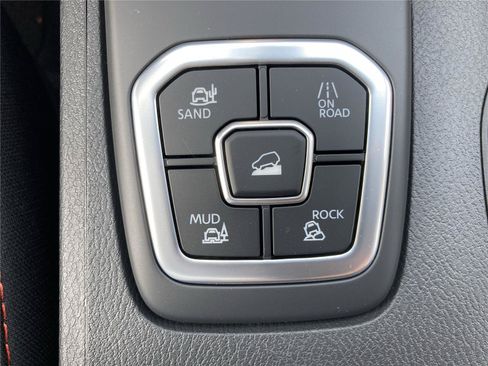 New 2026 Nissan Frontier PRO-4X w/ Pro-4x Convenience Package AWD/4WD image 16