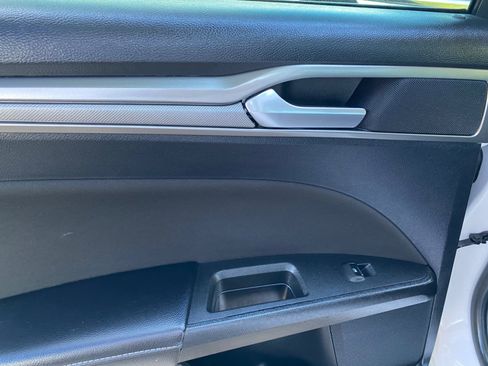 Used 2019 Ford Fusion SE image 34