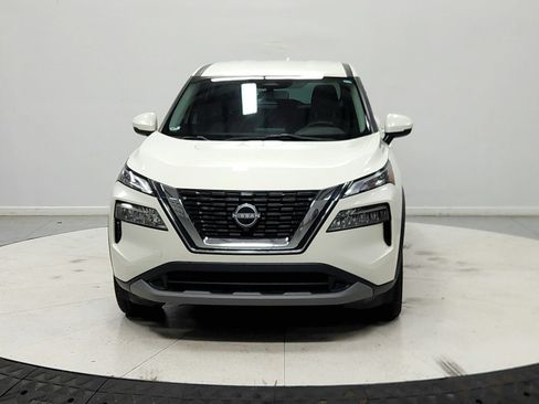 Used 2023 Nissan Rogue SV FWD image 3