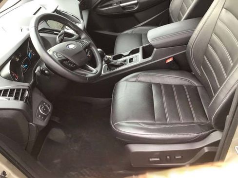 Used 2018 Ford Escape Titanium AWD/4WD image 5