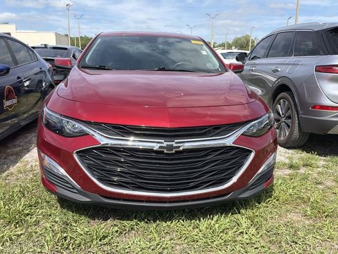 Used 2025 Chevrolet Malibu RS image 2
