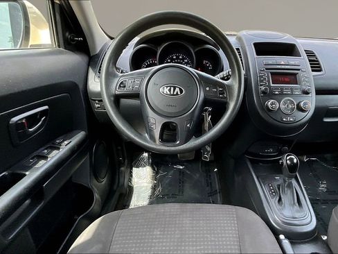 Used 2013 Kia Soul FWD image 8