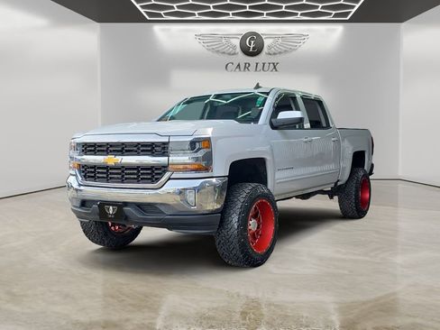 Used 2018 Chevrolet Silverado 1500 LT w/ LT Convenience Package image 1