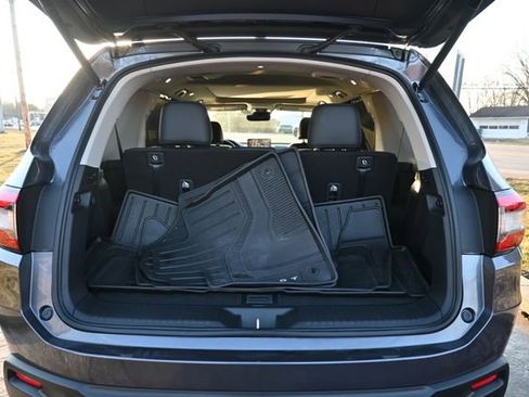 Used 2025 Honda Pilot Touring image 23