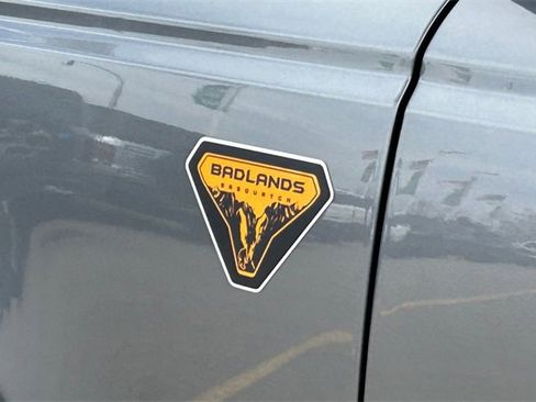 New 2023 Ford Bronco Badlands image 9