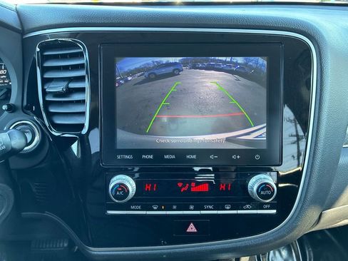 Used 2020 Mitsubishi Outlander SEL image 29