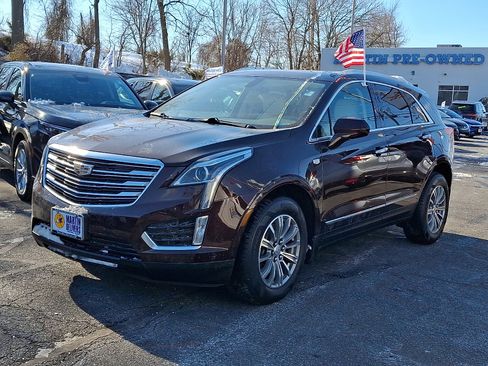 Used 2018 Cadillac XT5 Luxury w/ LPO, Wheel Lock Package image 2