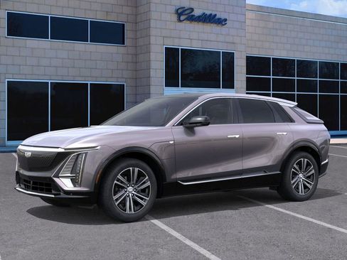 New 2025 Cadillac Lyriq Luxury image 2