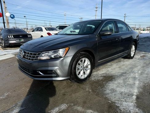 Used 2017 Volkswagen Passat 1.8T S image 6