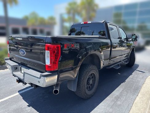 Used 2019 Ford F250 XLT w/ XLT Premium Package AWD/4WD image 4