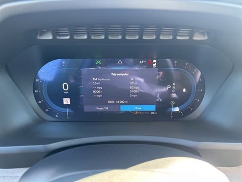 Certified 2025 Volvo XC90 B6 Plus image 27