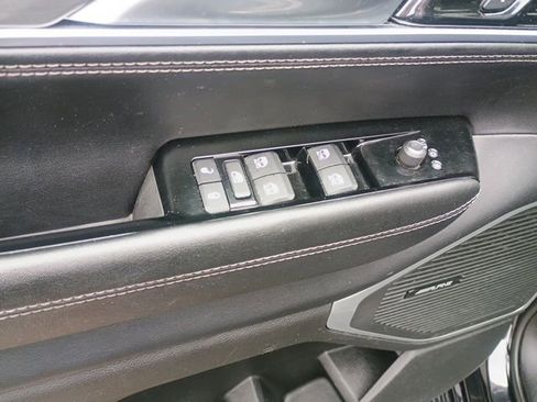 Certified 2024 Jeep Wagoneer Series II AWD/4WD image 22