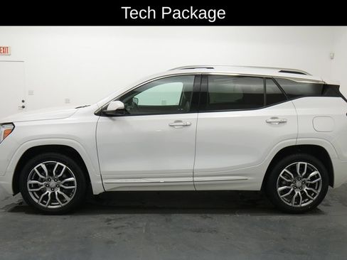 Used 2024 GMC Terrain Denali w/ Denali Premium Package AWD/4WD image 4