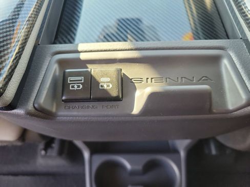 Used 2024 Toyota Sienna XLE image 11