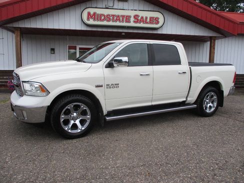 Used 2016 RAM 1500 Laramie w/ Convenience Group AWD/4WD image 3