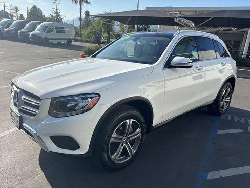 Used 2019 Mercedes-Benz GLC 300 image 4