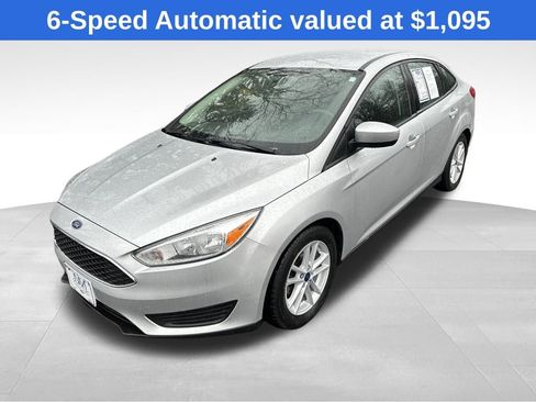 Used 2018 Ford Focus SE image 3