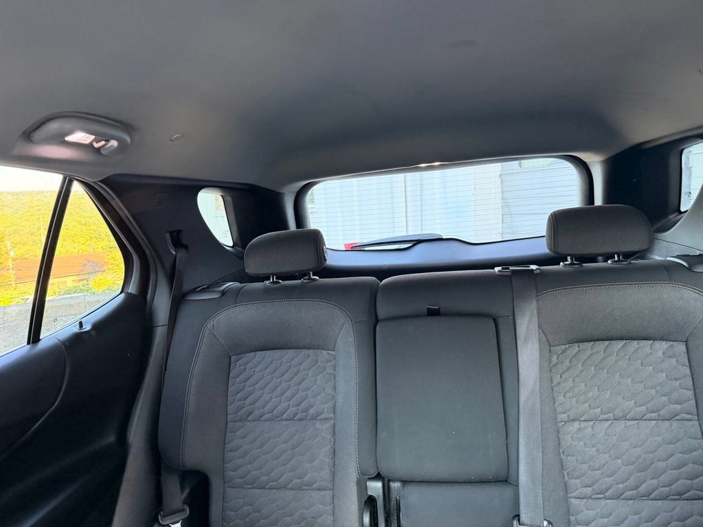 Used 2018 Chevrolet Equinox LT AWD/4WD image 19