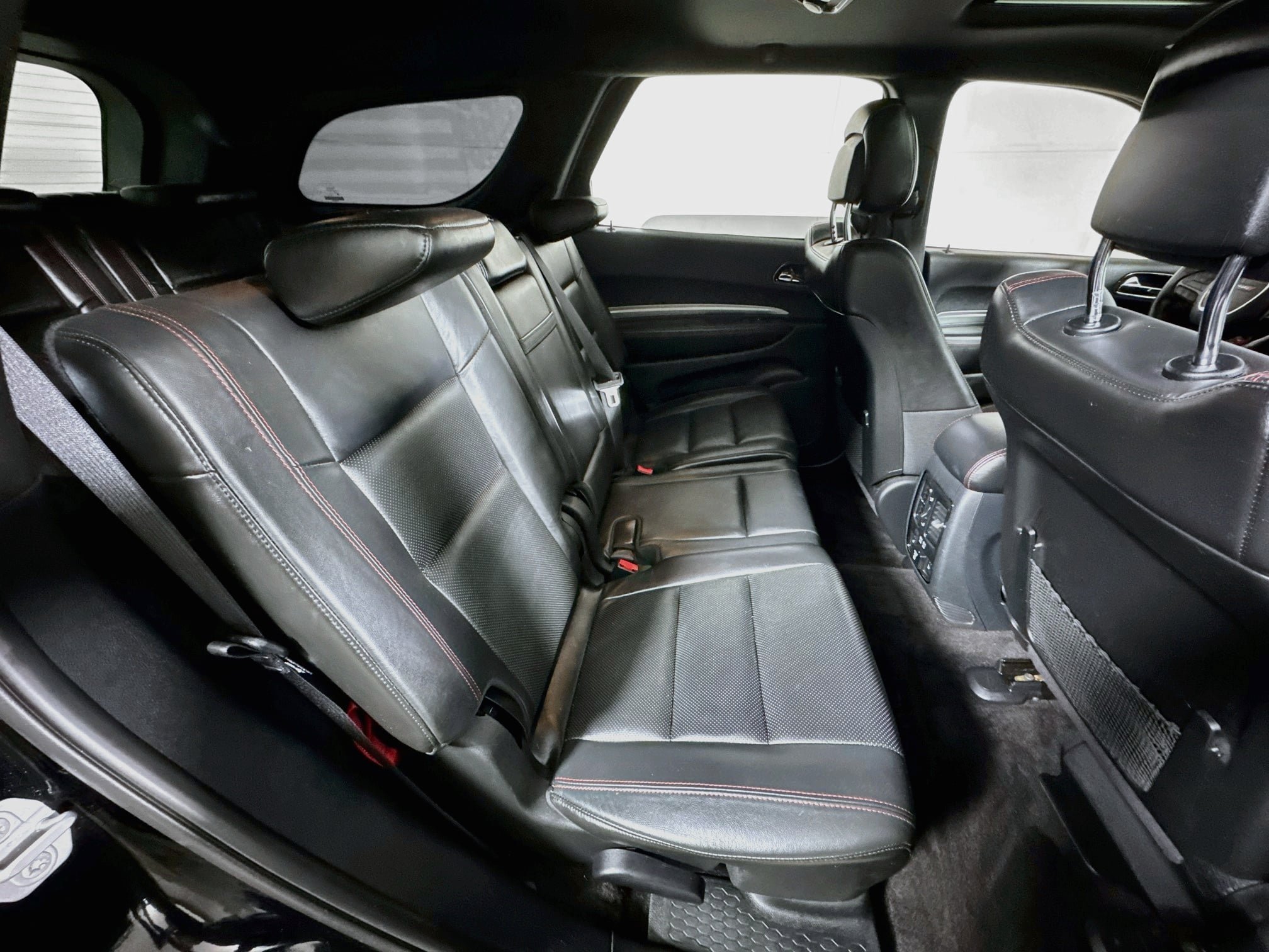 Used 2018 Dodge Durango R/T w/ Blacktop Package AWD/4WD image 28