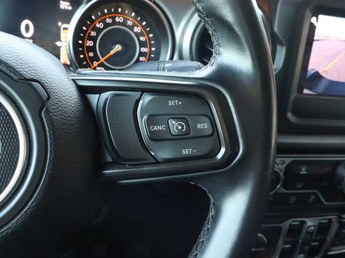 Used 2021 Jeep Gladiator Sport image 39