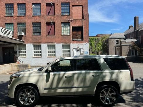 Used 2015 Cadillac Escalade Premium AWD/4WD image 12