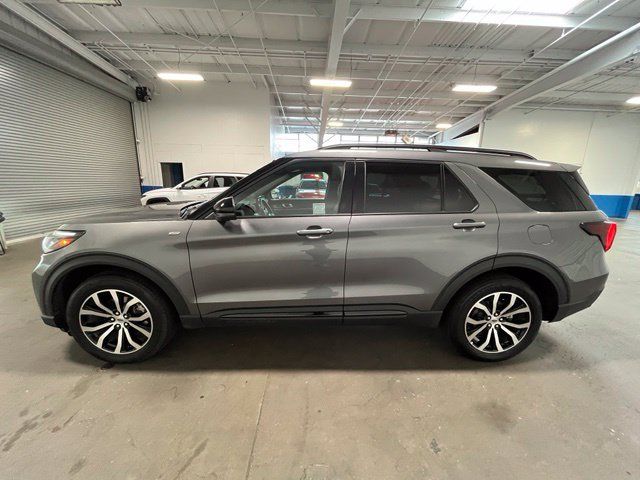 Used 2025 Ford Explorer ST-Line AWD/4WD image 6