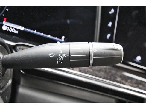 Used 2022 Cadillac Escalade Premium Luxury image 14