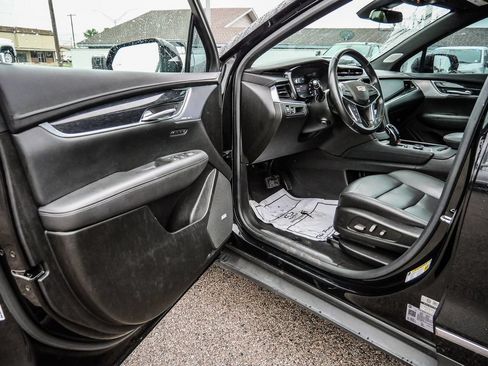 Used 2023 Cadillac XT5 Premium Luxury FWD image 32