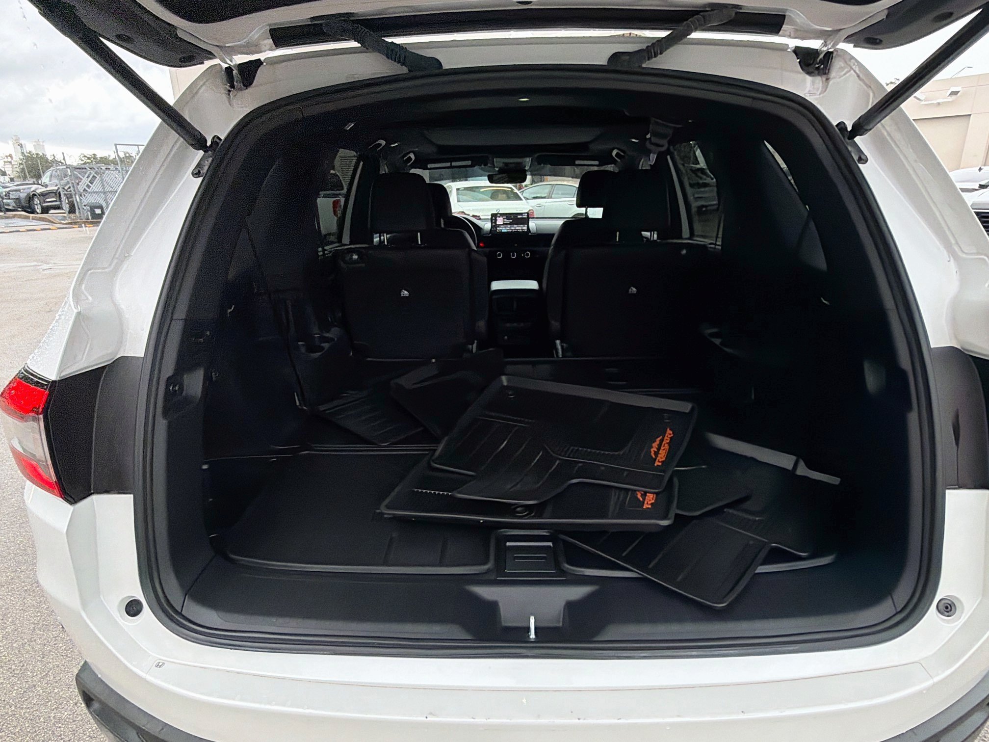 Used 2025 Honda Pilot TrailSport image 26