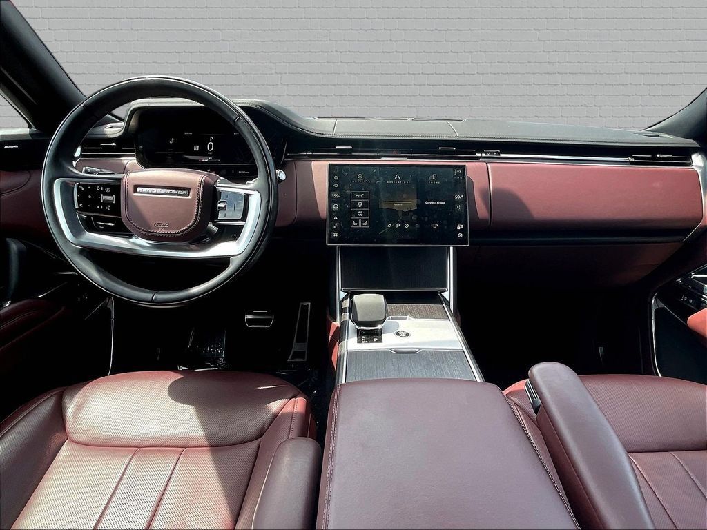 Used 2025 Land Rover Range Rover SE AWD/4WD image 8