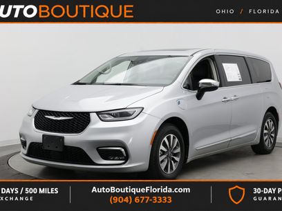 Used 2023 Chrysler Pacifica Limited