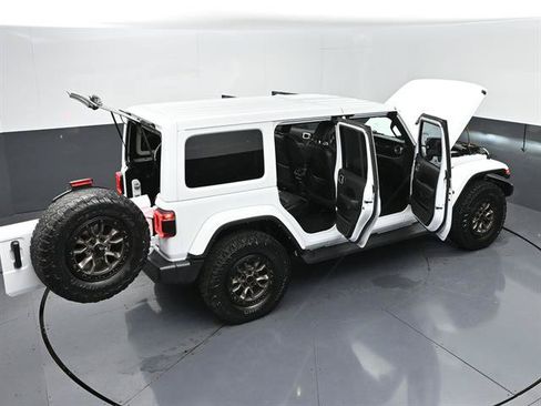 Used 2021 Jeep Wrangler Unlimited Sahara AWD/4WD image 43