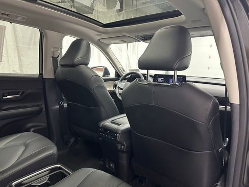 Used 2025 Toyota Grand Highlander AWD image 61