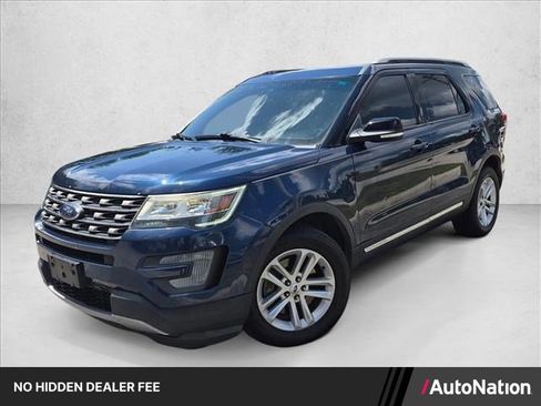 Used 2017 Ford Explorer XLT w/ Equipment Group 202A FWD image 1
