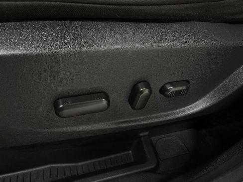 Used 2017 Ford Escape Titanium image 18