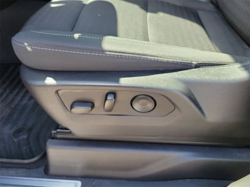 Used 2022 Chevrolet Silverado 1500 LT image 21