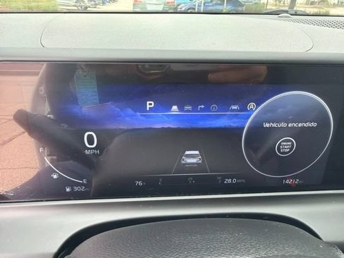 Used 2025 Kia Seltos EX AWD/4WD image 28