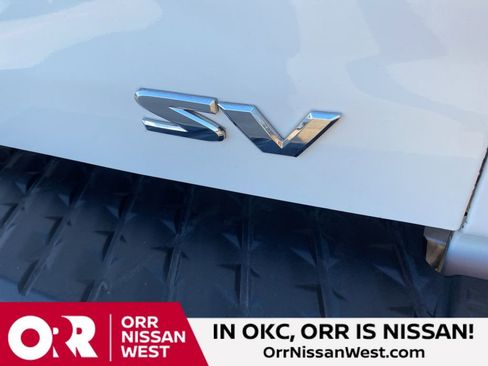 Used 2021 Nissan Titan SV w/ SV Convenience Package RWD image 11