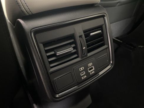 Certified 2025 Subaru Forester Limited image 19