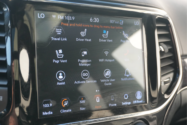 Used 2020 Jeep Grand Cherokee Overland AWD/4WD image 27