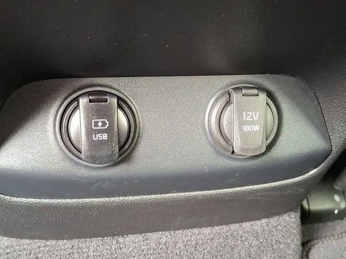 Used 2017 Kia Sorento LX image 11