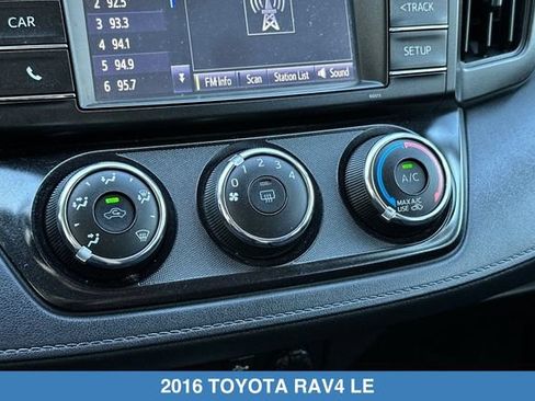 Used 2016 Toyota RAV4 LE FWD image 22