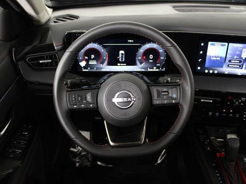Certified 2026 Nissan Kicks SR FWD image 9