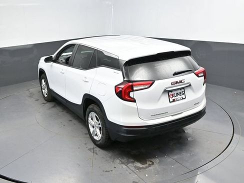 Used 2024 GMC Terrain SLE AWD/4WD image 43