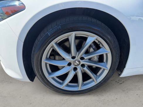 Used 2022 Alfa Romeo Giulia Ti AWD/4WD image 10