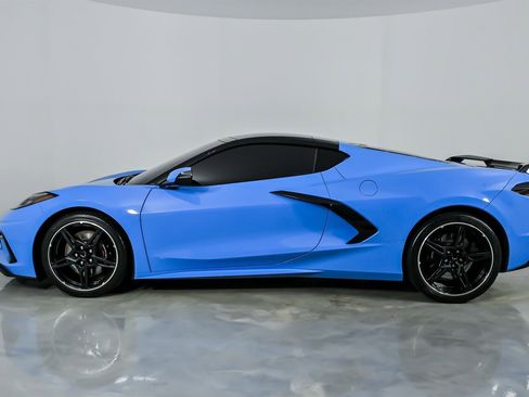 Used 2022 Chevrolet Corvette Stingray Coupe w/ Z51 Performance Package image 8