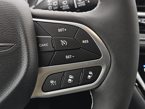 New 2026 Chrysler Pacifica Select image 15