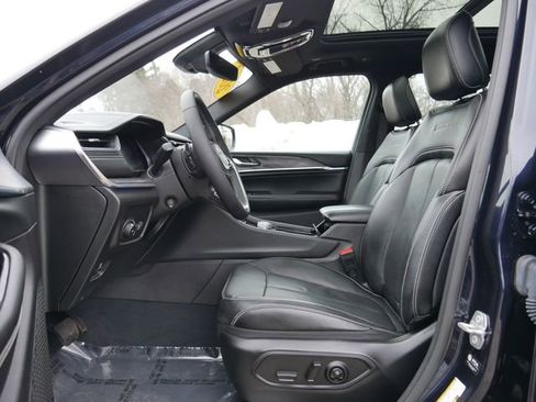 Used 2023 Jeep Grand Cherokee L Overland image 15