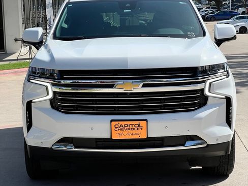 Used 2023 Chevrolet Suburban LT w/ Luxury Package RWD image 6